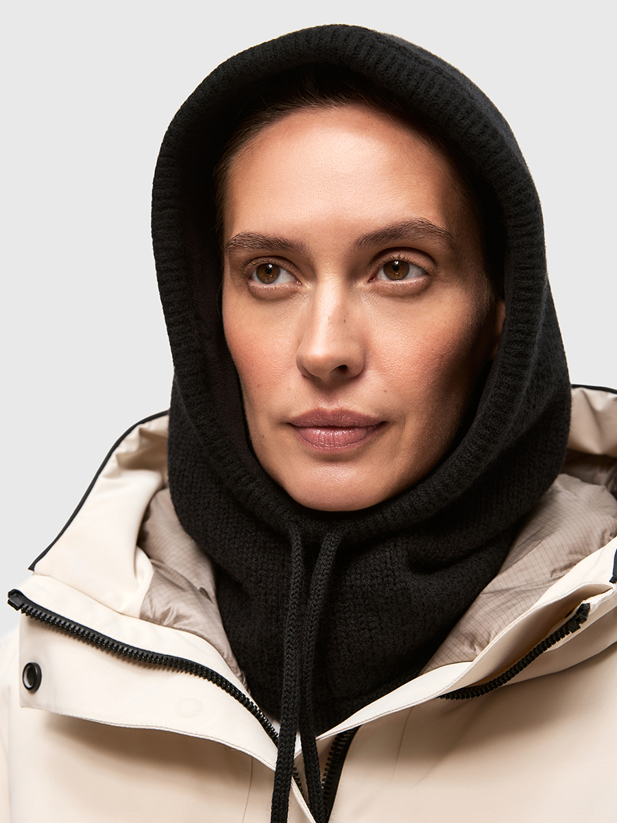 *100660 Капор вязанный UDA