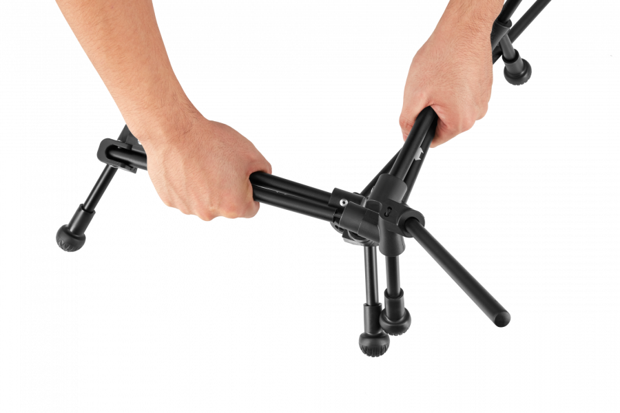 2405 ULTRALIGHT SQUARE LOW CHAIR кресло скл. (черный)