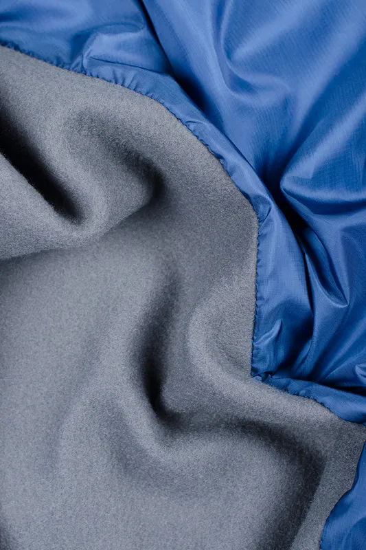 clever_bright_blue_grey_007.jpg