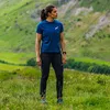 001028_NY_01_graphic_tee_skiddaw_w_navy_lifestyle_3.jpg